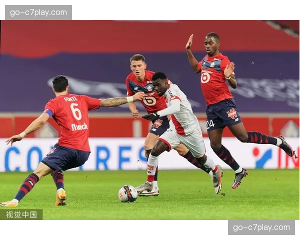 特写：洛里昂老将勒费埃点射命中，打入个人法甲生涯第50球