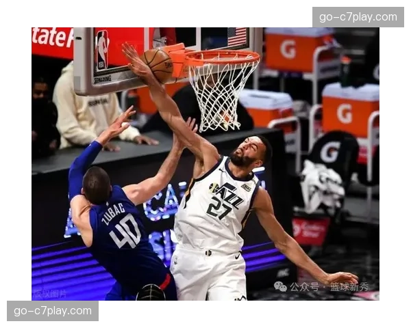 比赛聚焦：恩比德与戈贝尔篮下肉搏，本场已合计获得28次罚球